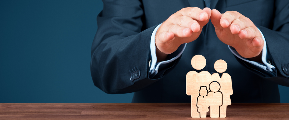 seguro todo riesgos: hogar y auto.