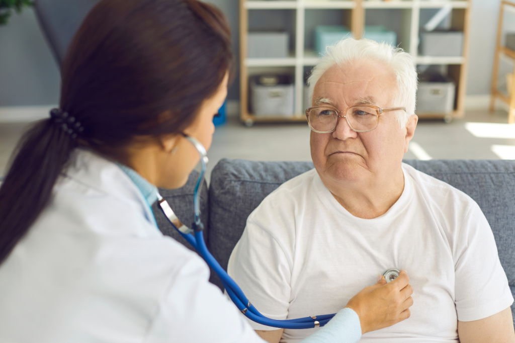 Seguro de salud para adulto mayor Colombia - Perez Lara
